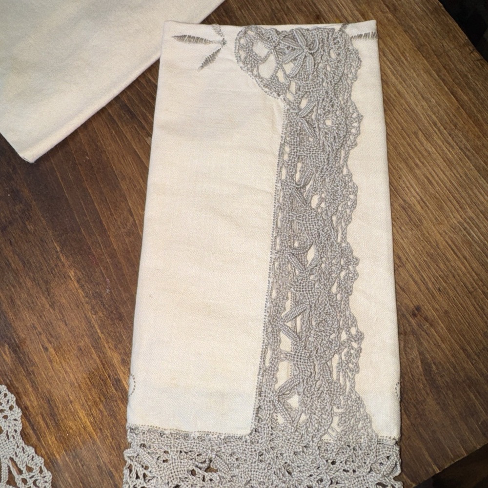 Vintage French Embroidered Lace Gray w/ 4 Napkins Elegant Classic - Picture 9 of 11